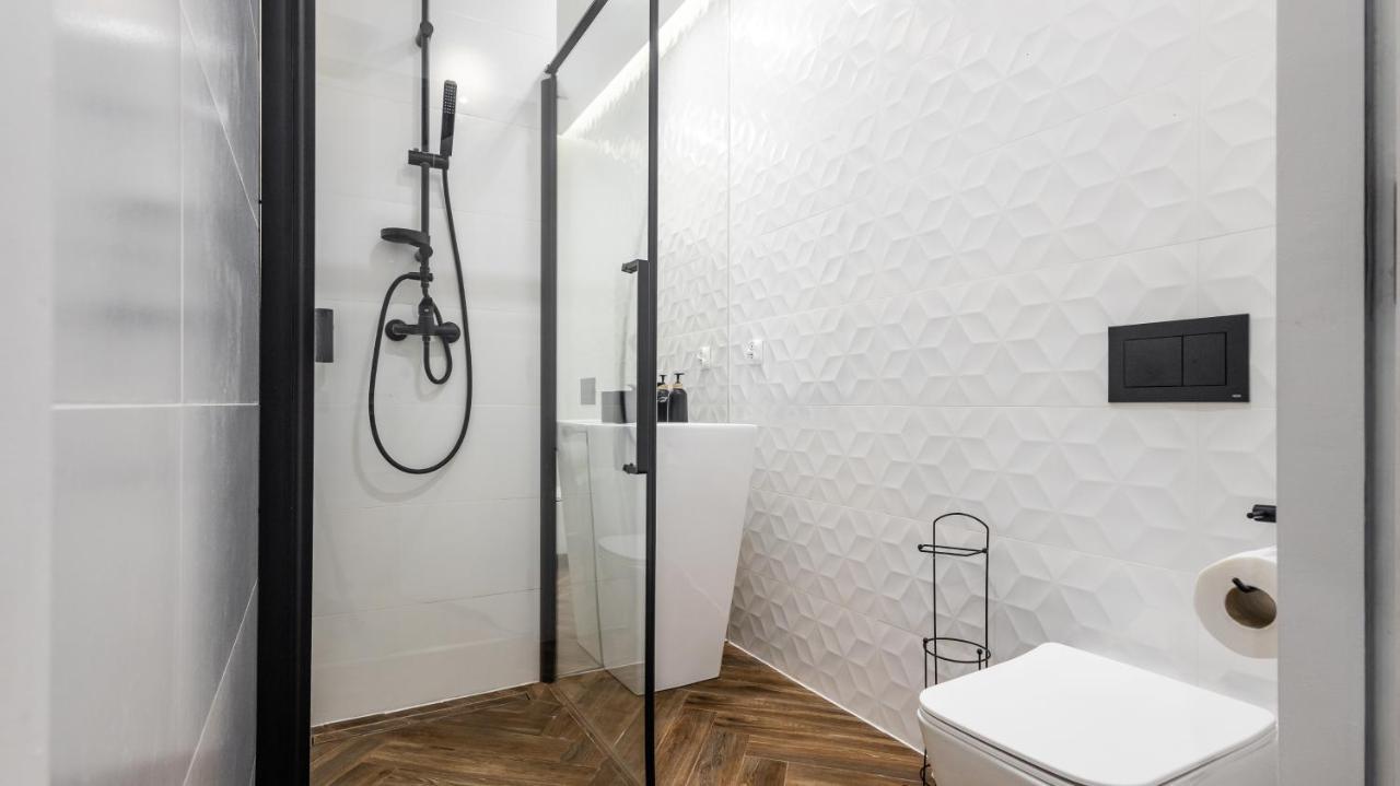 Zamoyskiego Jacuzzi Apartment Краков Экстерьер фото
