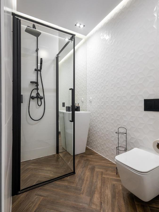 Zamoyskiego Jacuzzi Apartment Краков Экстерьер фото